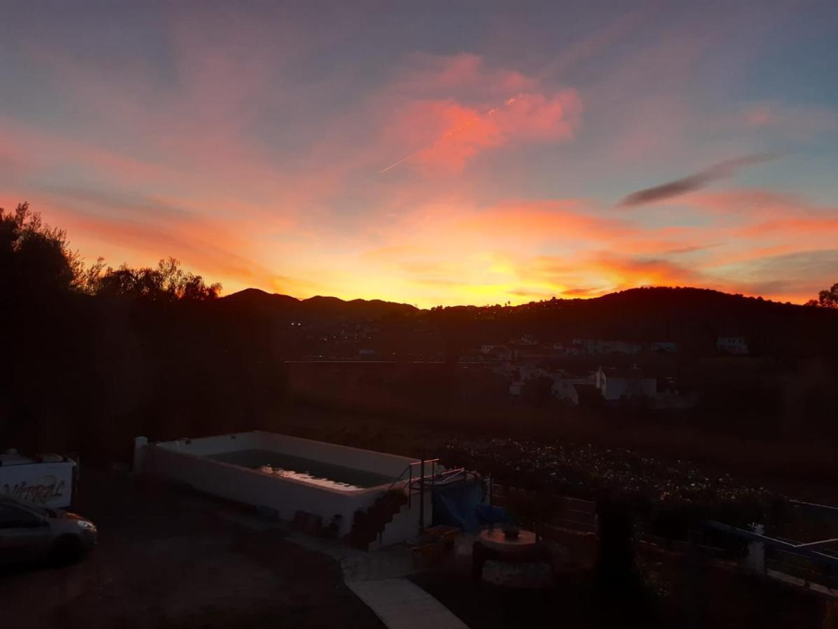 Cortijo El Puente Guest House Vinuela Bagian luar foto
